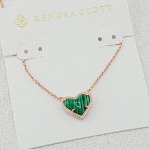 💖Kendra Scott Green Stone Rose Gold Heart Pendant Necklace✨